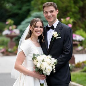 Meet your Posher, Aviva